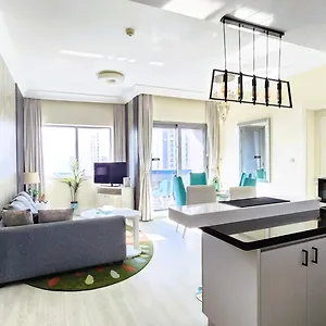 https://stunning-downtown-apartment-with-burj-khalifa-view.sharjah-hotels.com